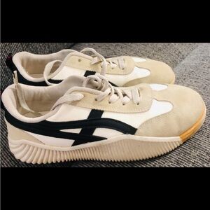 Women s fashion sneakers size 8